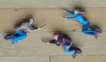 Flying Harry Potter cake toppers. Click for bigger photo.